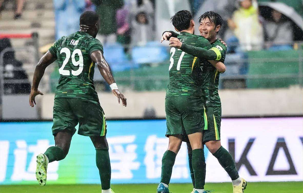 国内豪门队伍在亚洲赛场上获胜