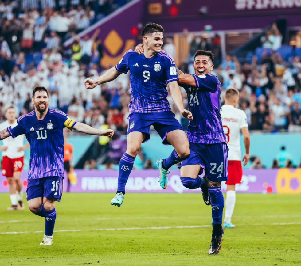 法国客场大胜波兰，小组头名如愿的简单介绍