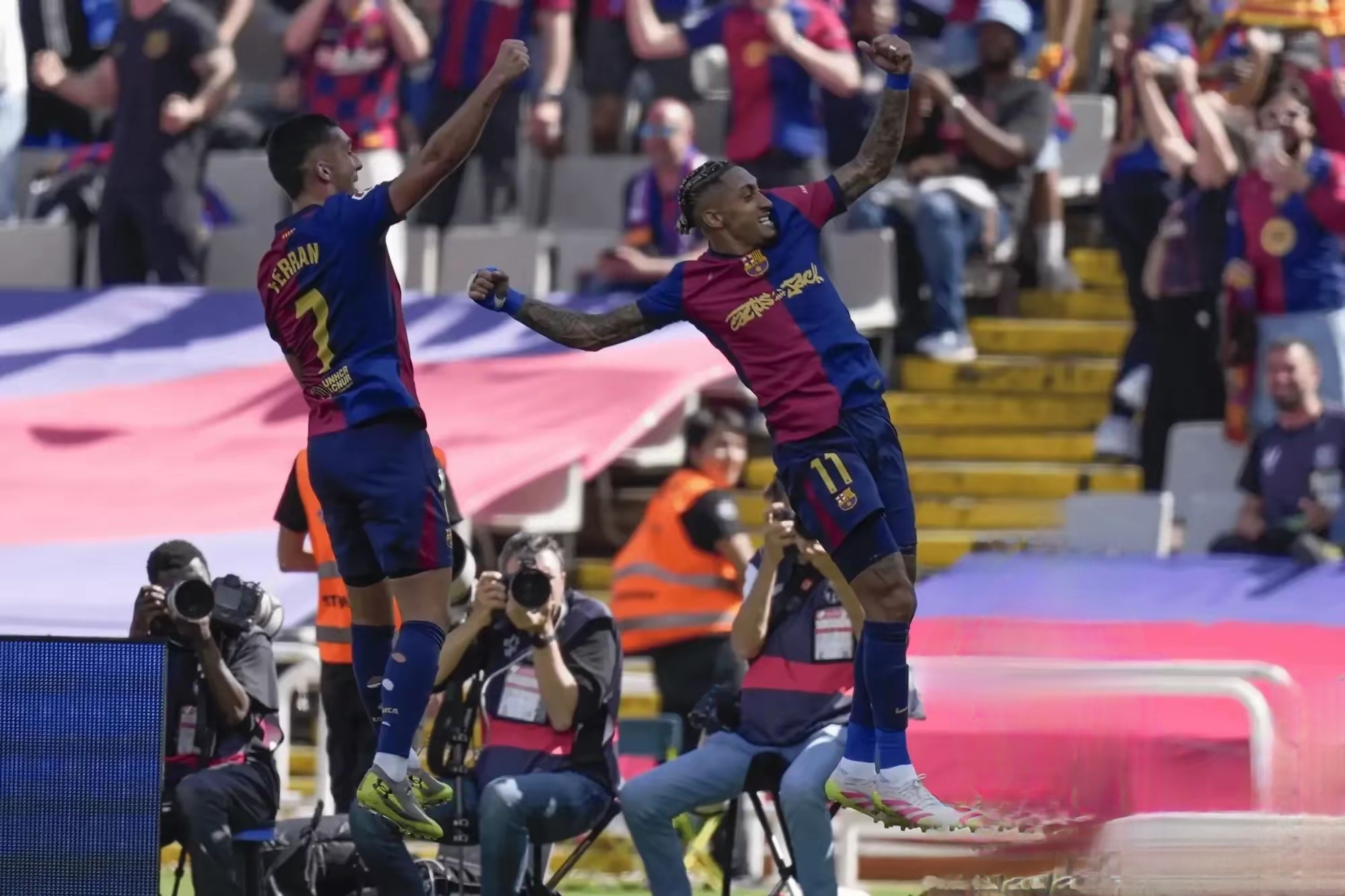 包含巴萨连续五场不胜，球迷要求主帅下课火力全开捅穿死敌马竞!的词条