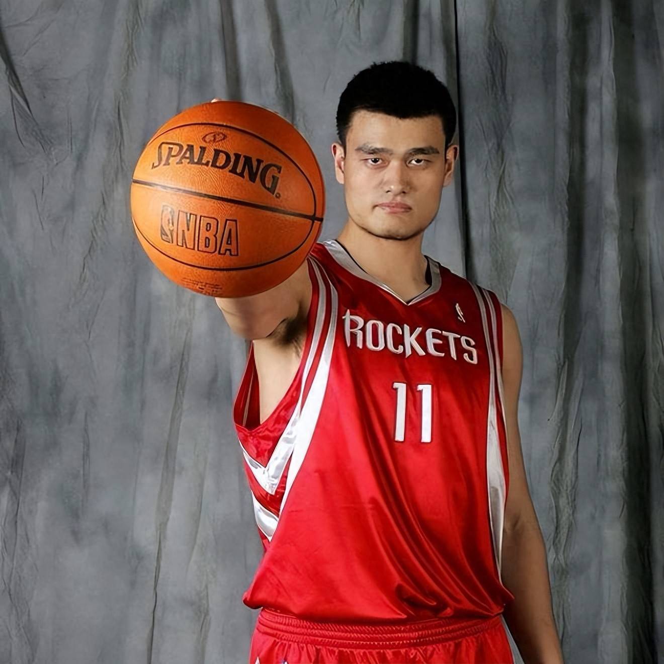 三亿体育体育官网app-姚明成为NBA中心位置的新宠，再次震惊全球篮球界