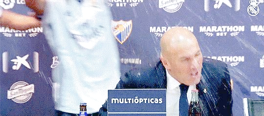 包含皇马官方确认齐达内卸任主帅，西甲新赛季换帅第一案的词条