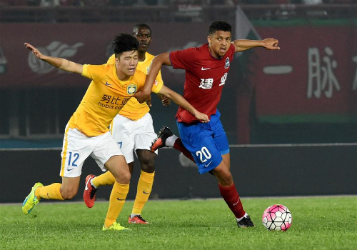 包含苏宁击败建业，取得近四轮首胜晋级积分榜前列的词条