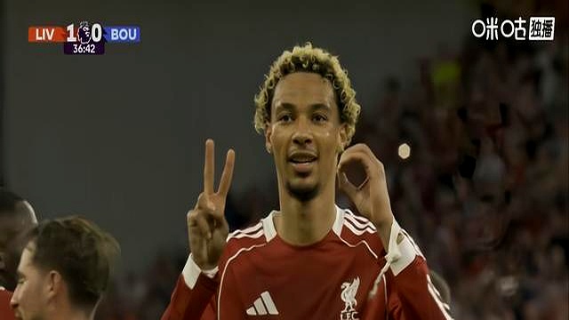 新晋球员秀出新技能，惊艳球迷观众