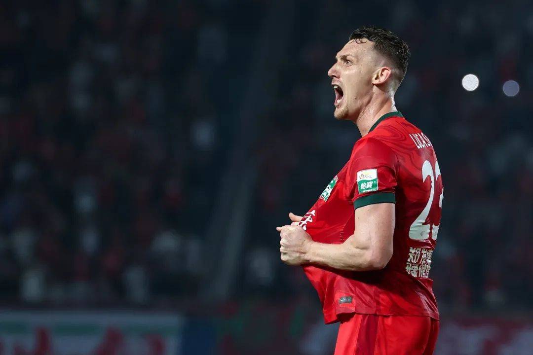 东欧球队实现历史突破，晋级欧冠淘汰赛的简单介绍