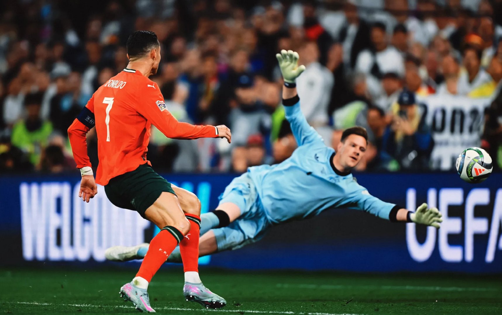 葡萄牙队在比赛中表现出色,赢得了比赛 葡萄牙队在比赛中表现出色,赢得了比赛